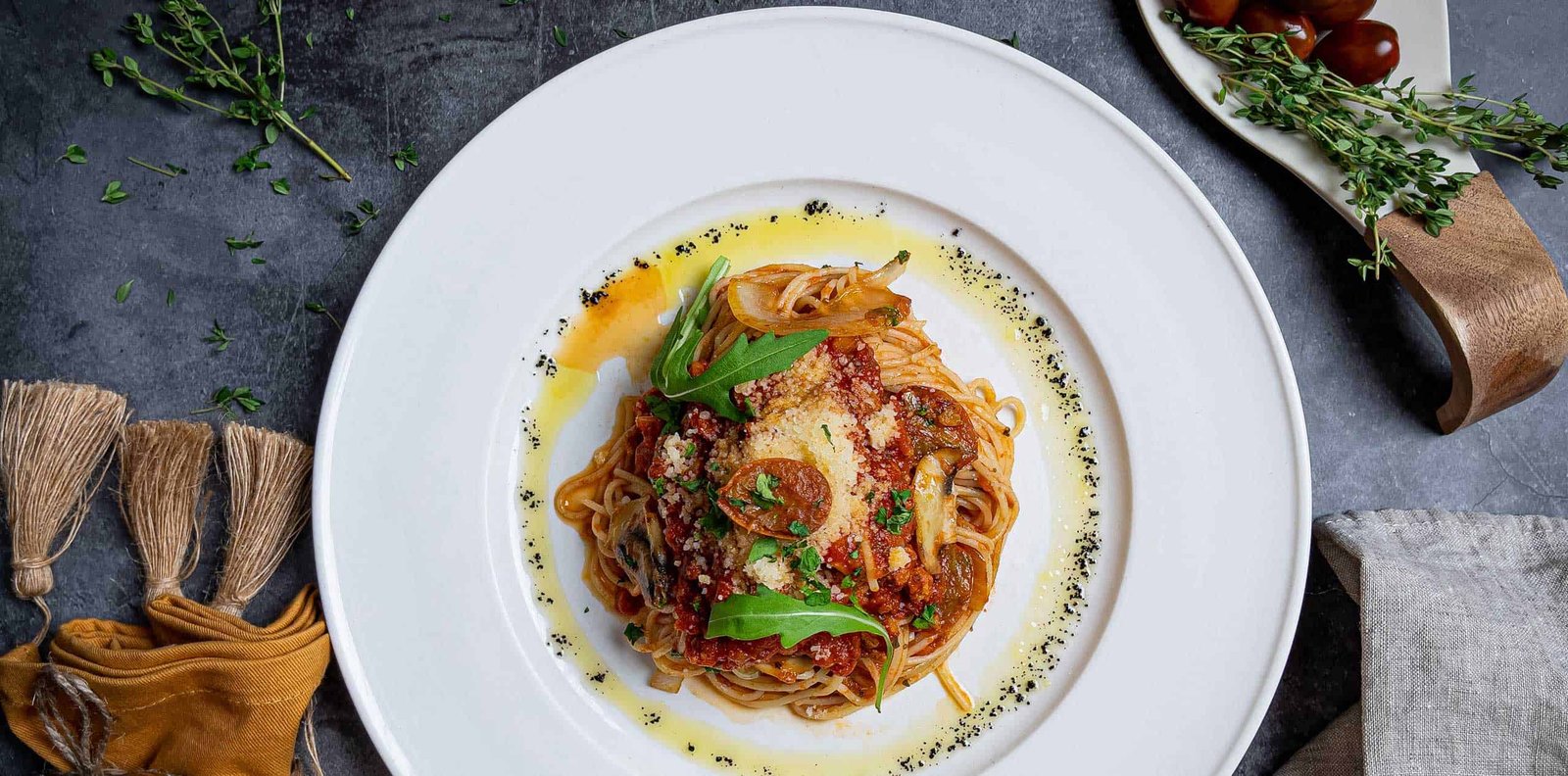 Carta del restaurante vegetariano Madre Tierra en el casco histórico de Toledo