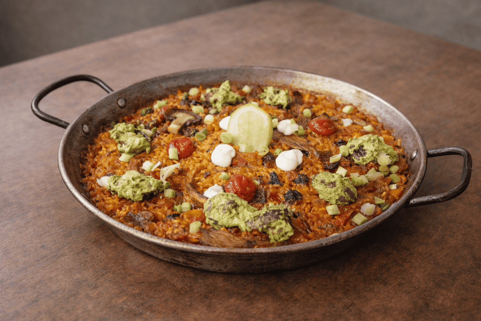 Paella vegana de verduras del Restaurante Madre Tierra en Toledo